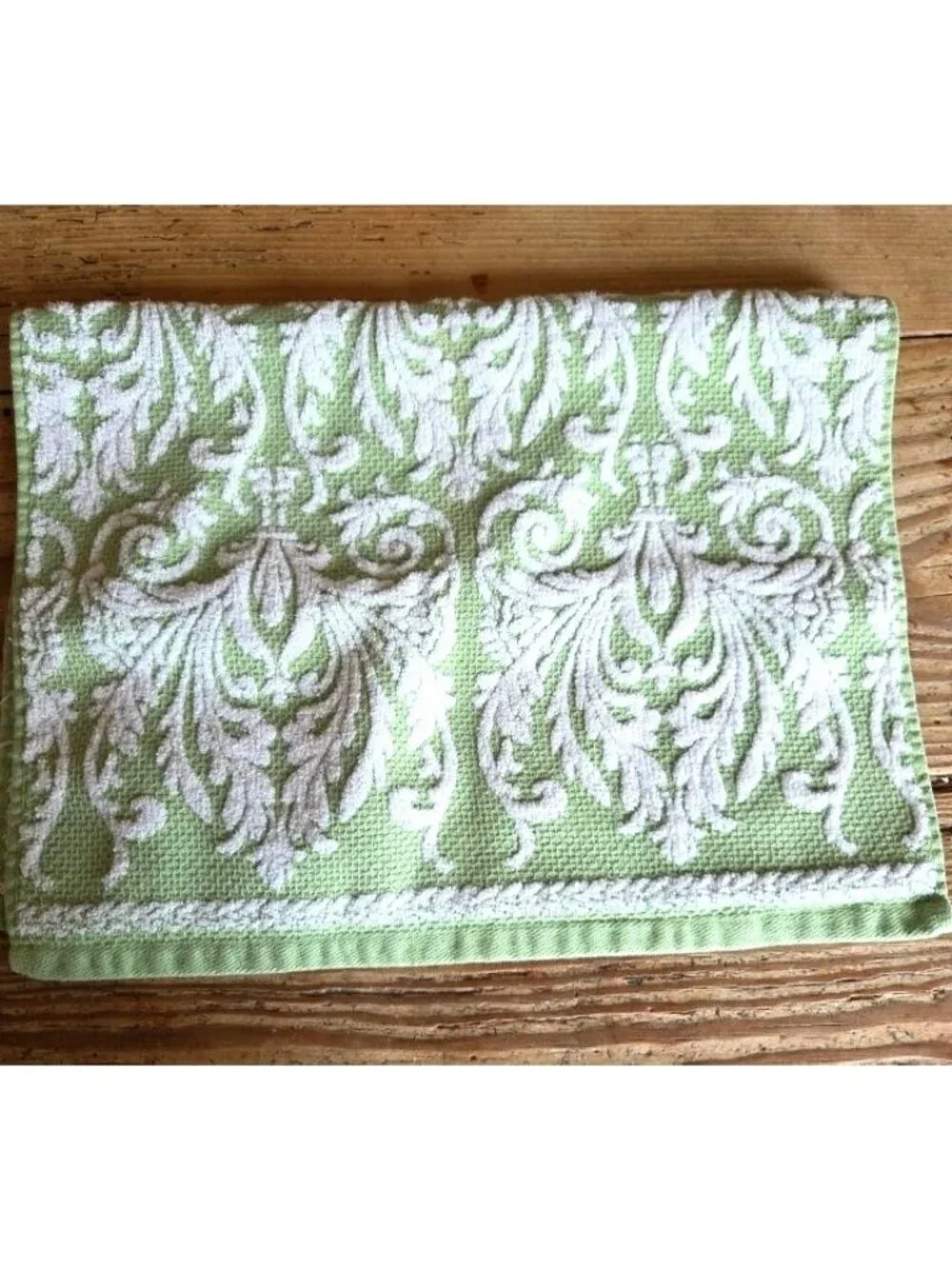 Parisian By Kassatex Cotton Matelassé Decorative Hand Towel Green White Baroque